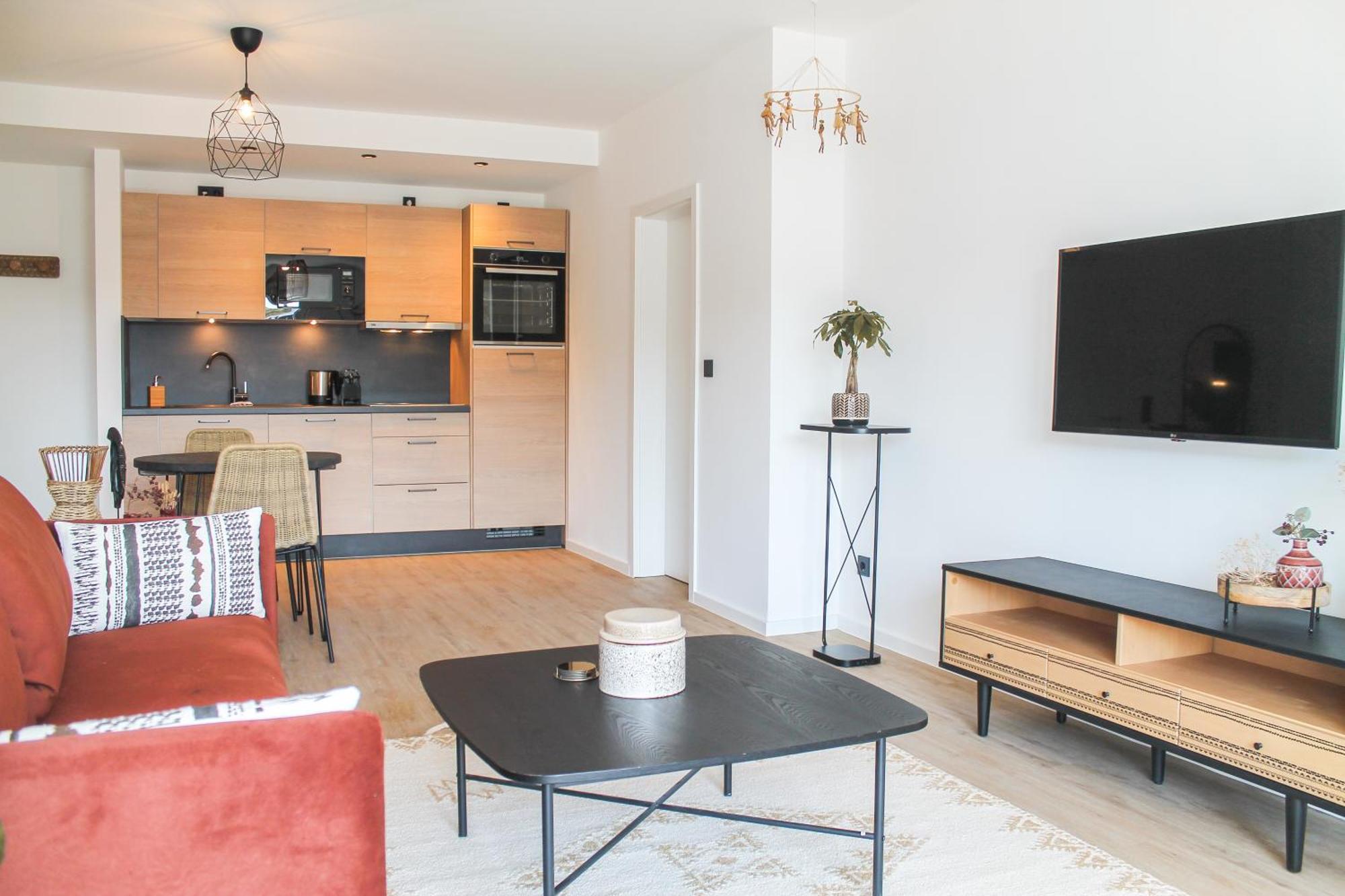 African-Style Apartment - Stadtnah, Parkplatz, E-Ladestation Fuer Auto & Fahrraeder, Gitterbox Fuer Fahrraeder, Fitnessstudio Koblencja Zewnętrze zdjęcie